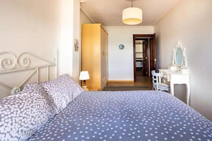 Apartamento Ezcurdia 22 Playa De San Lorenzo Primera Linea Gijón Eksteriør billede